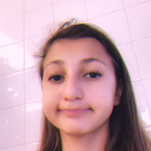 Meet your Posher, Isabella - Picture 1 of 1